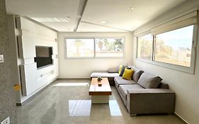 A Quiet And Cozy Apartment In Eilat